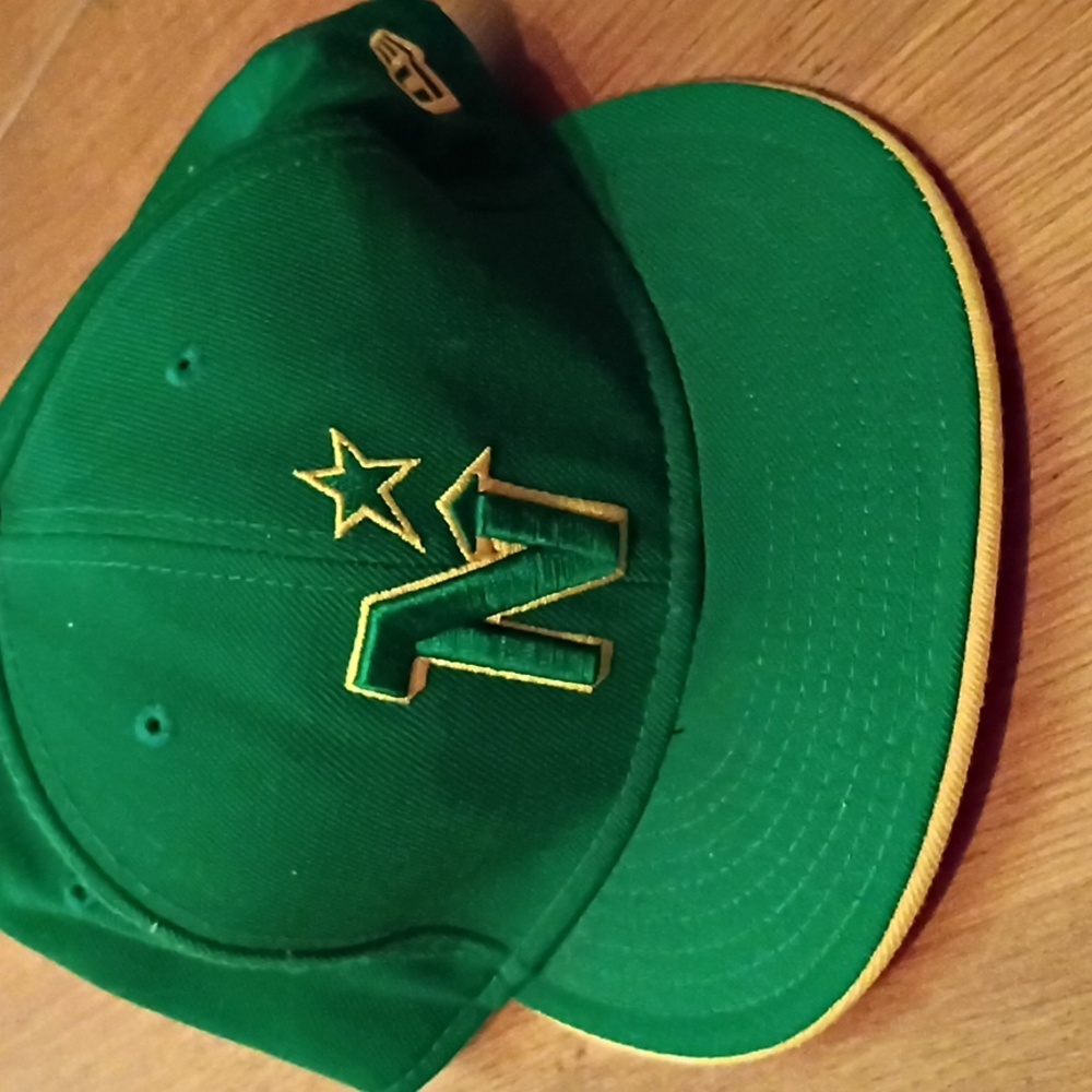 Vintage Minnesota North Stars Hat In Great Condition.